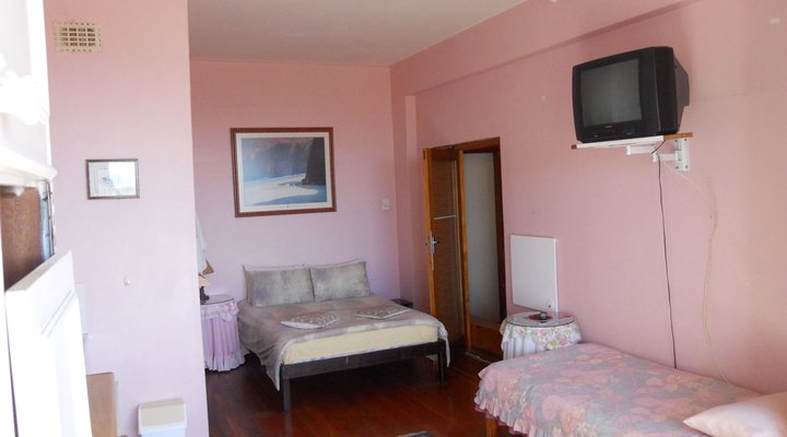 Bellevue Manor Guest House, Cottages, S/C Suites & Apartments