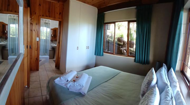 Blue Dolphin Guest Suite