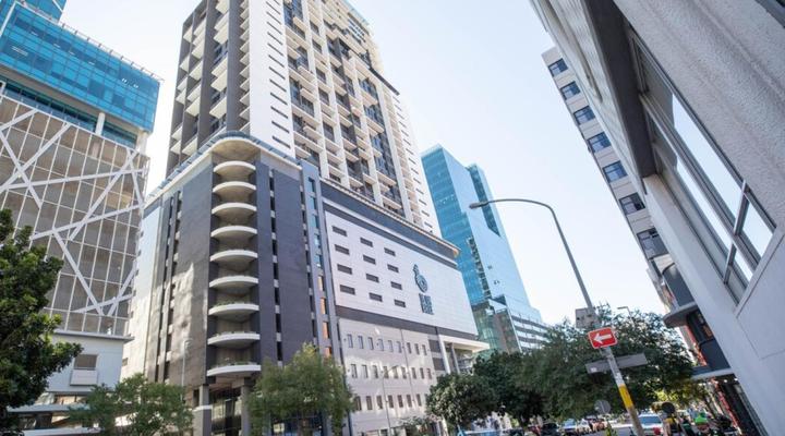 16 on Bree Unit 1713