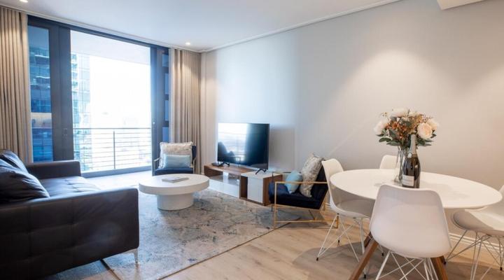 16 on Bree Unit 1713