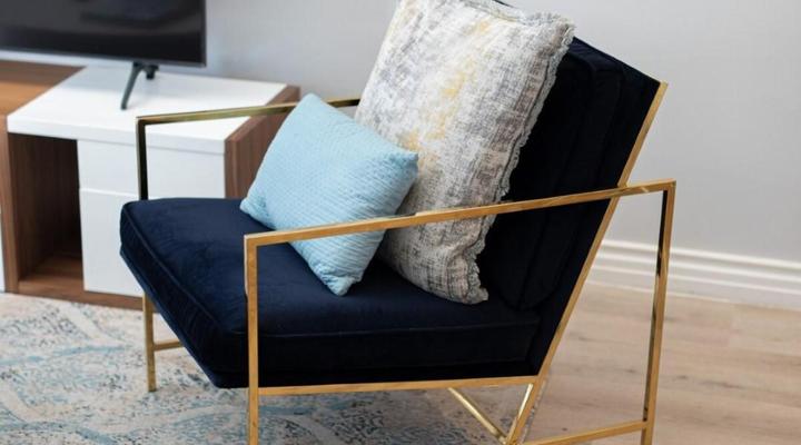 16 on Bree Unit 1713