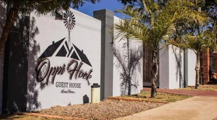 Oppi Hoek Guesthouse