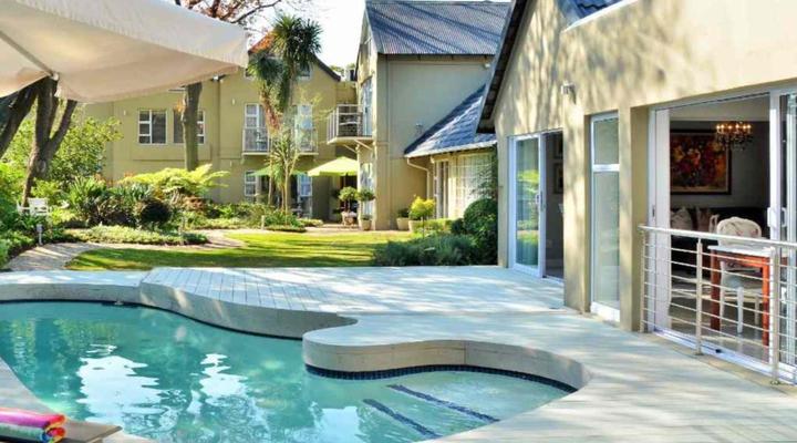 Leaves Exclusive Guest House