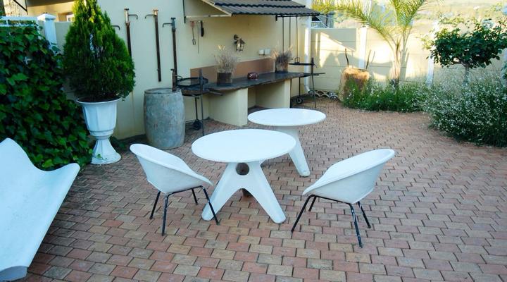 Longtom Farm Guest House