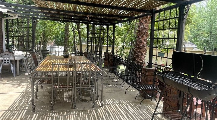 Aqua View Riverside Guest House