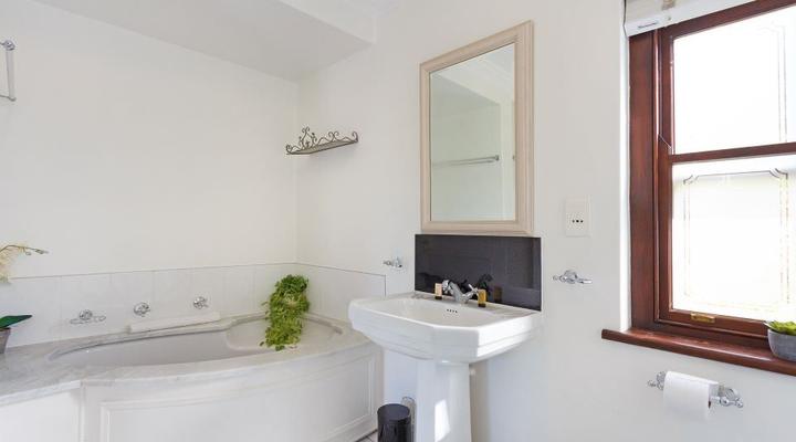 Winelands Golf Lodges 1 by HostAgents