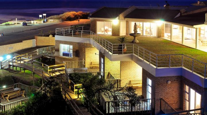 Kelly's Beachfront Apartments