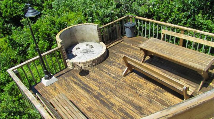 Kelly's Beachfront Apartments