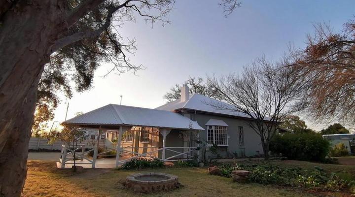 Oude Post Guesthouse and Cottage