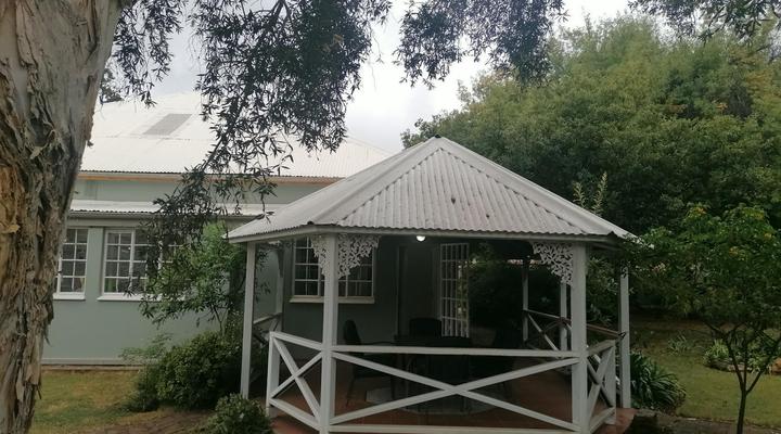 Oude Post Guesthouse and Cottage