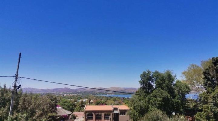 Mia Hills Guest House