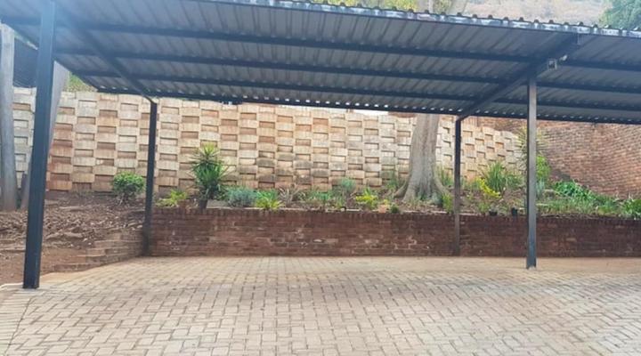 Mia Hills Guest House