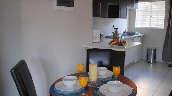 86 Edison Guest Lodge