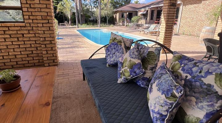 Aan d' Oewer Bed & Breakfast