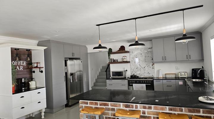 C-Rock Holiday House