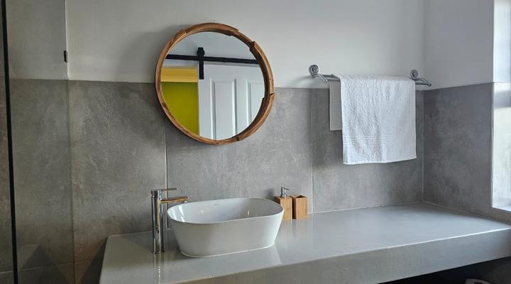 C-Rock Holiday House