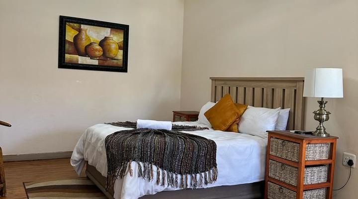 AGYES LODGE (Blue Diamond Guest House)