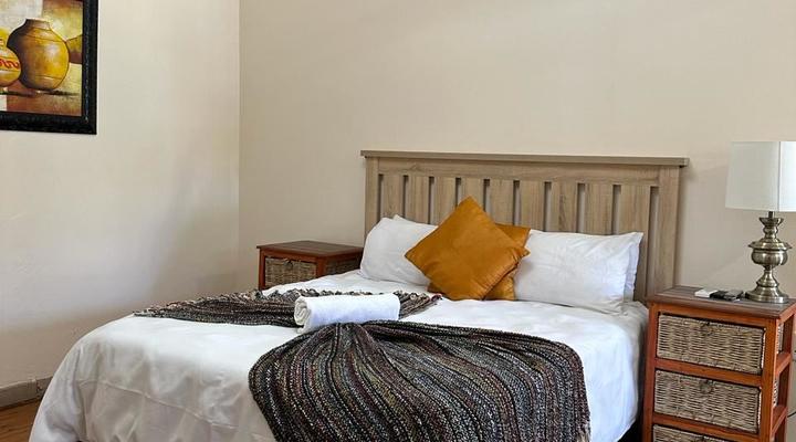 AGYES LODGE (Blue Diamond Guest House)