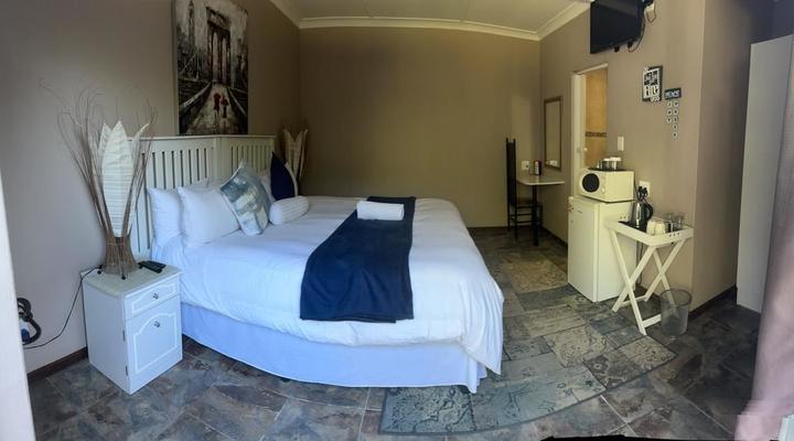 AGYES LODGE (Blue Diamond Guest House)