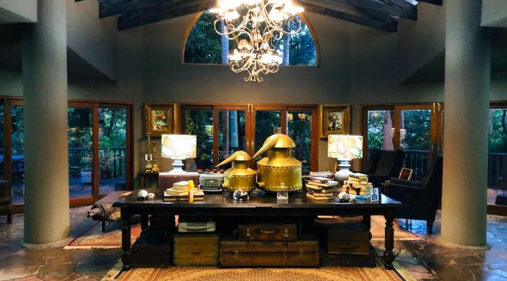 Shangri-La Country Hotel