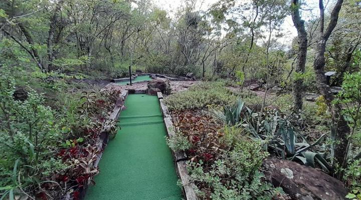 Shangri-La Country Hotel