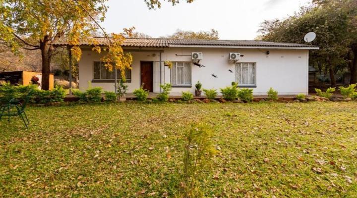 Woodroad Guest Lodge