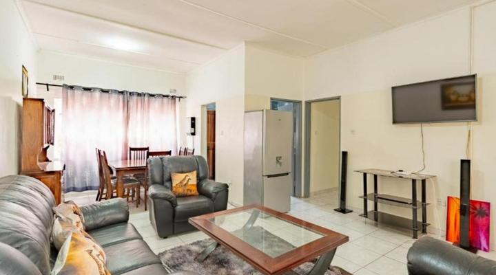 Woodroad Guest Lodge