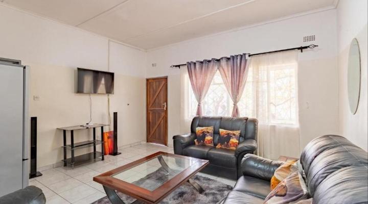 Woodroad Guest Lodge