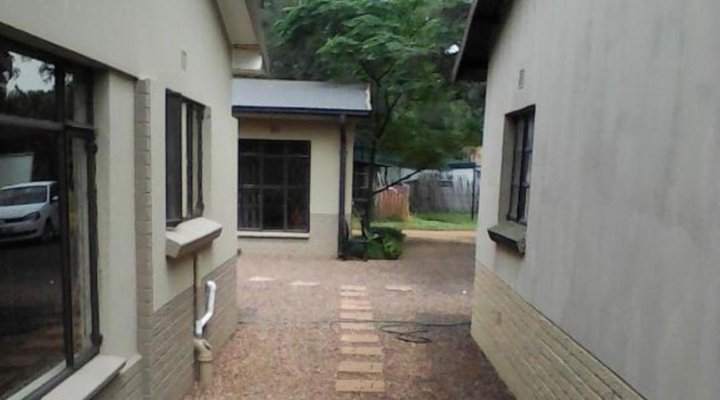 Elephant Lodge Guest House