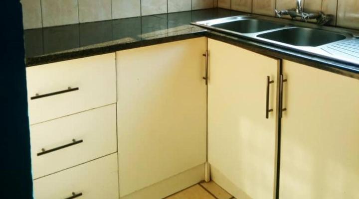 Victoria Falls Budget Holiday House