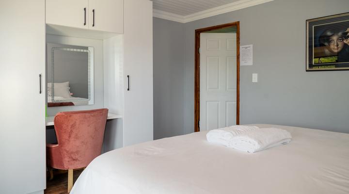 Log Cabin Moonlight Meadows