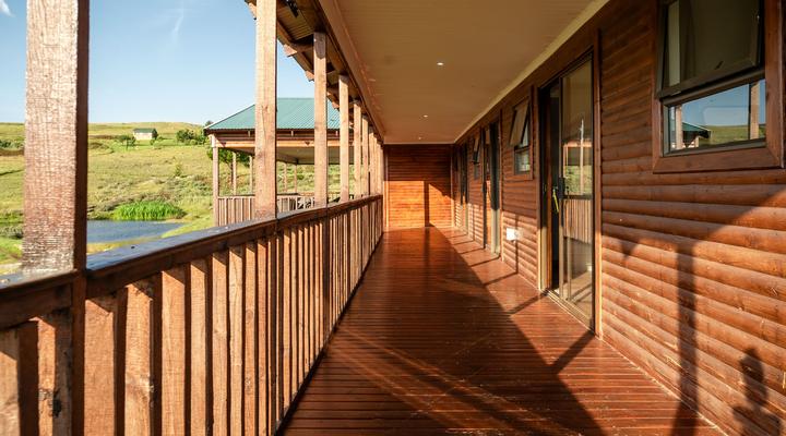 Log Cabin Moonlight Meadows