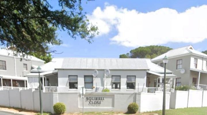 Squirrel Close and Squirrel Den