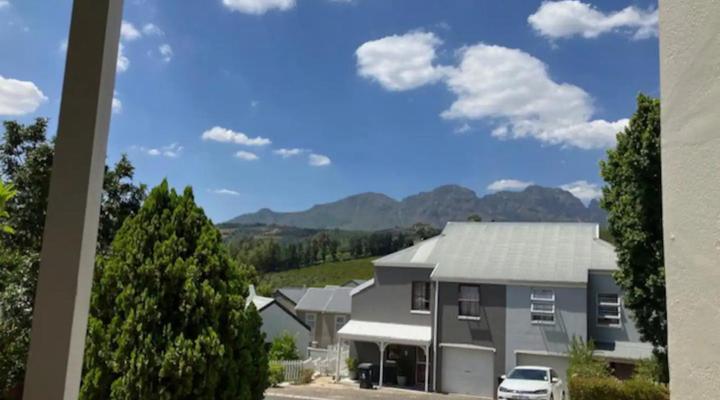 Squirrel Close and Squirrel Den