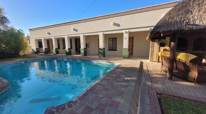 Molopo Naledi Guest Lodge