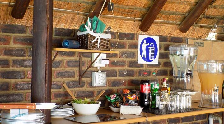 Molopo Naledi Guest Lodge