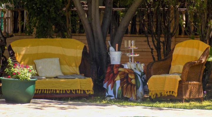 Molopo Naledi Guest Lodge