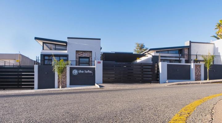 The Lofts Prestige Suites, Academia