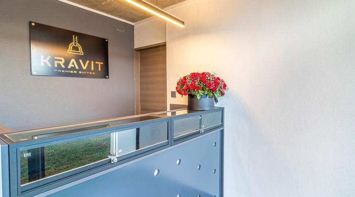 Kravit Premier Suites