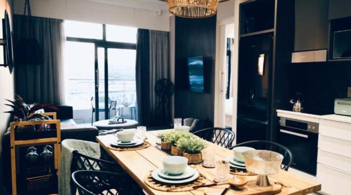 Menlyn Main Penthouse 1217