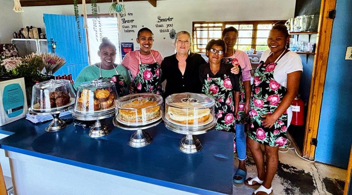 The Blue Cow Barn - Boutique Farm Accommodation 