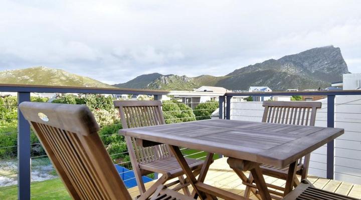 82 Steps to the Beach