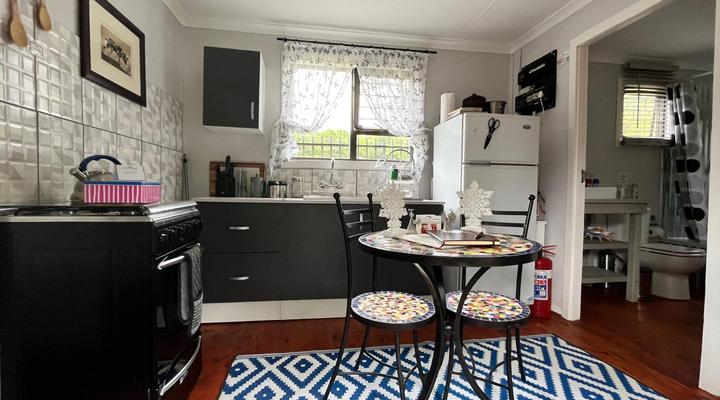 Red Cliff Lodge – Off-Grid Self Catering Eco Retreat