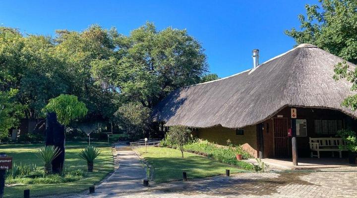 Namwi Island Lodge & Camping