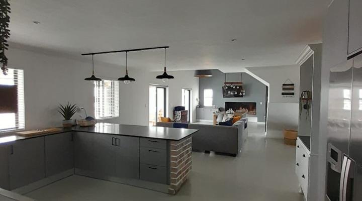 C-Rock Holiday House