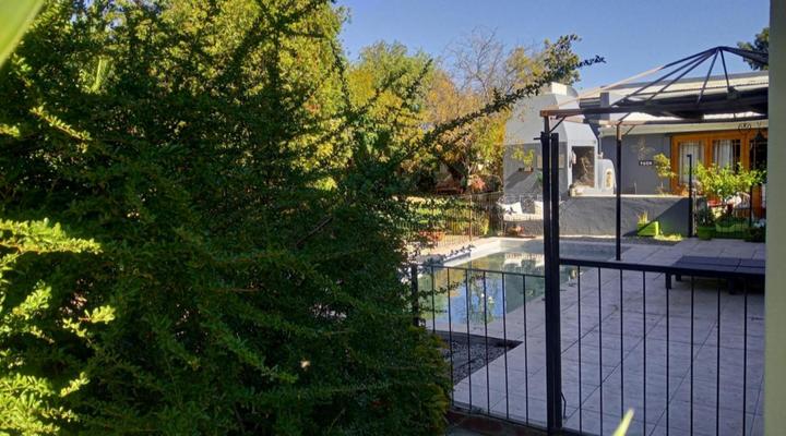 Die Blou Nartjie Guesthouse and Restaurant