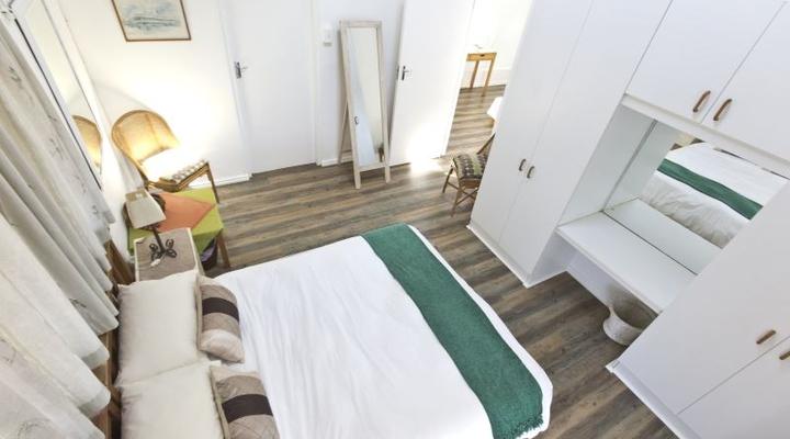 Cottage 6 inside Cintsa Chalets