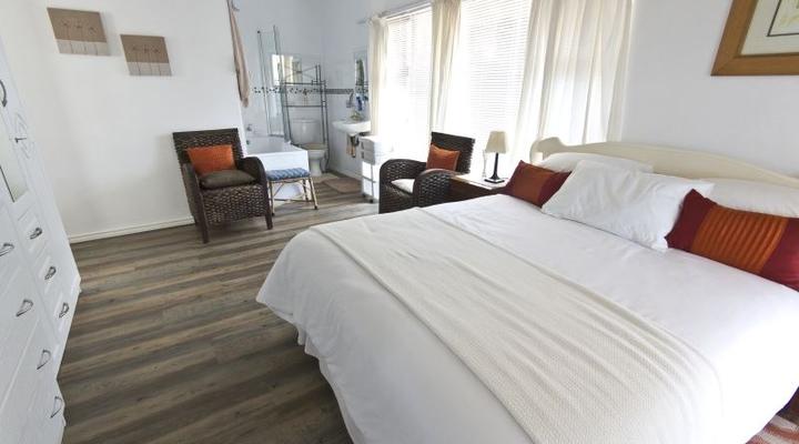 Cottage 6 inside Cintsa Chalets