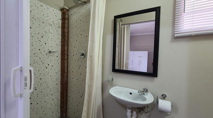 Cosy Guesthouse - Near Somerset East