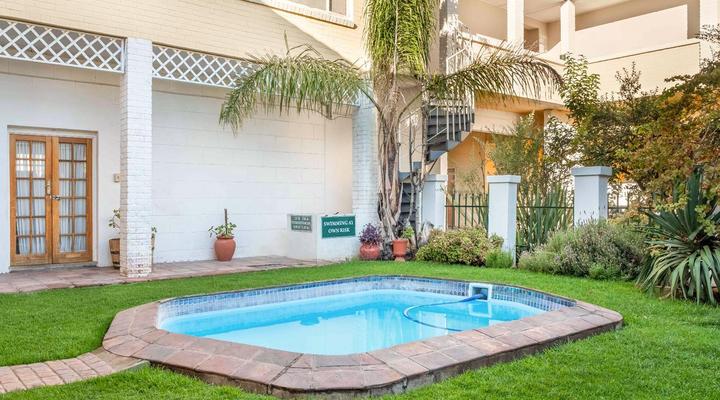 Karoo Country Inn Hotel